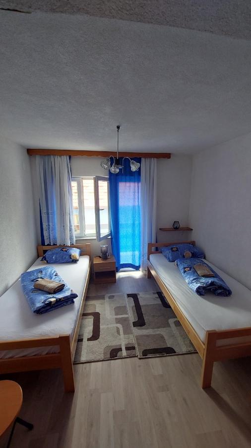 קולן וקוף Apartman Mely מראה חיצוני תמונה